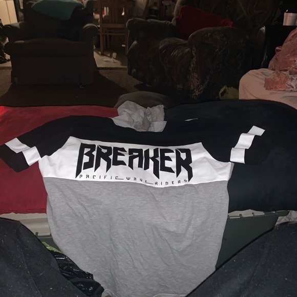 T shirt - Picture 2 of 3